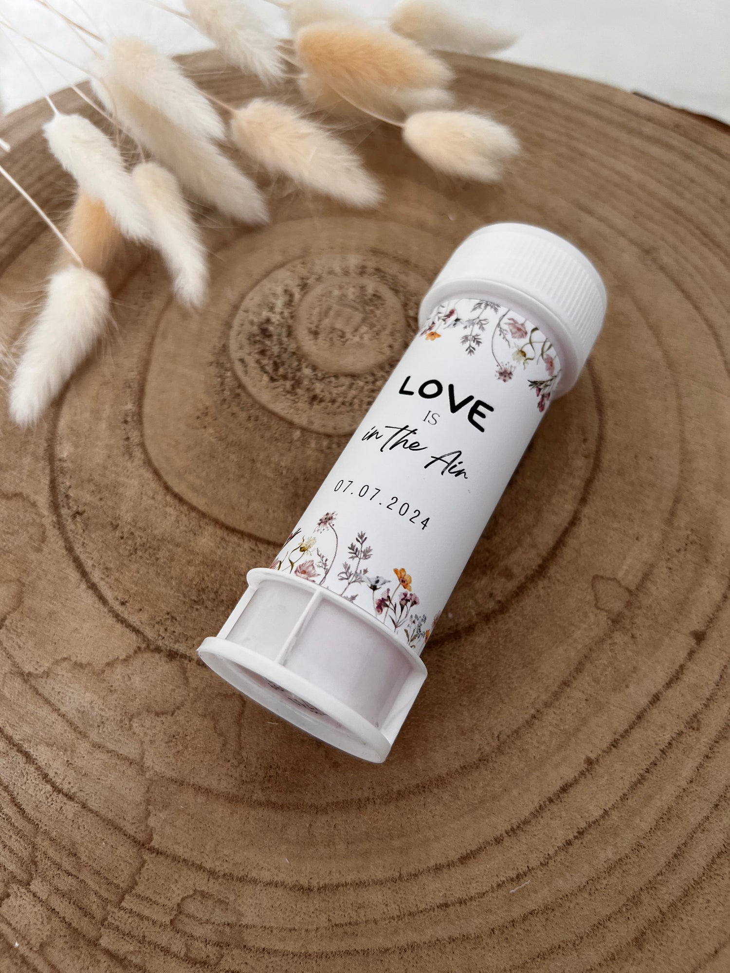 Bolle di Sapone Personalizzate: Un Ricordo Magico per Ogni Evento