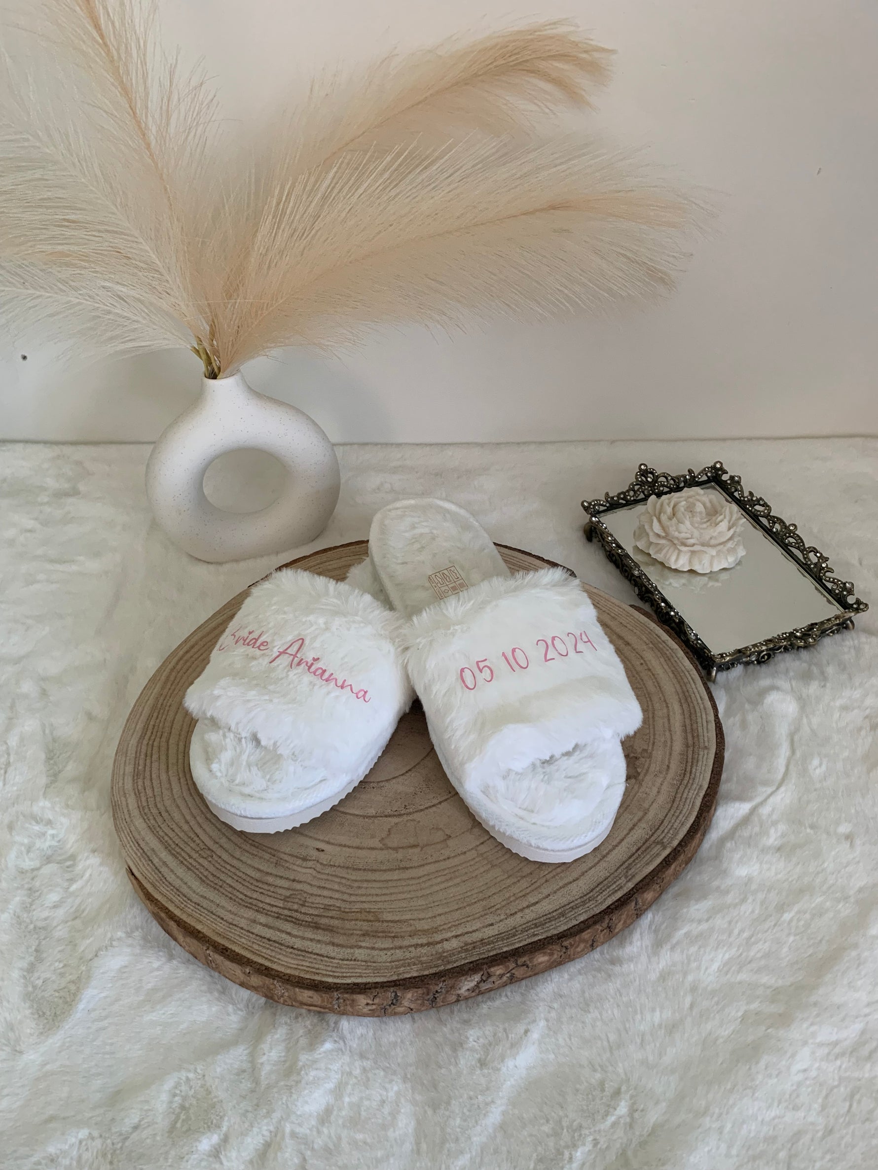 PANTOFOLE CON PELO SPOSA – La Boutique Grafica - Main Image