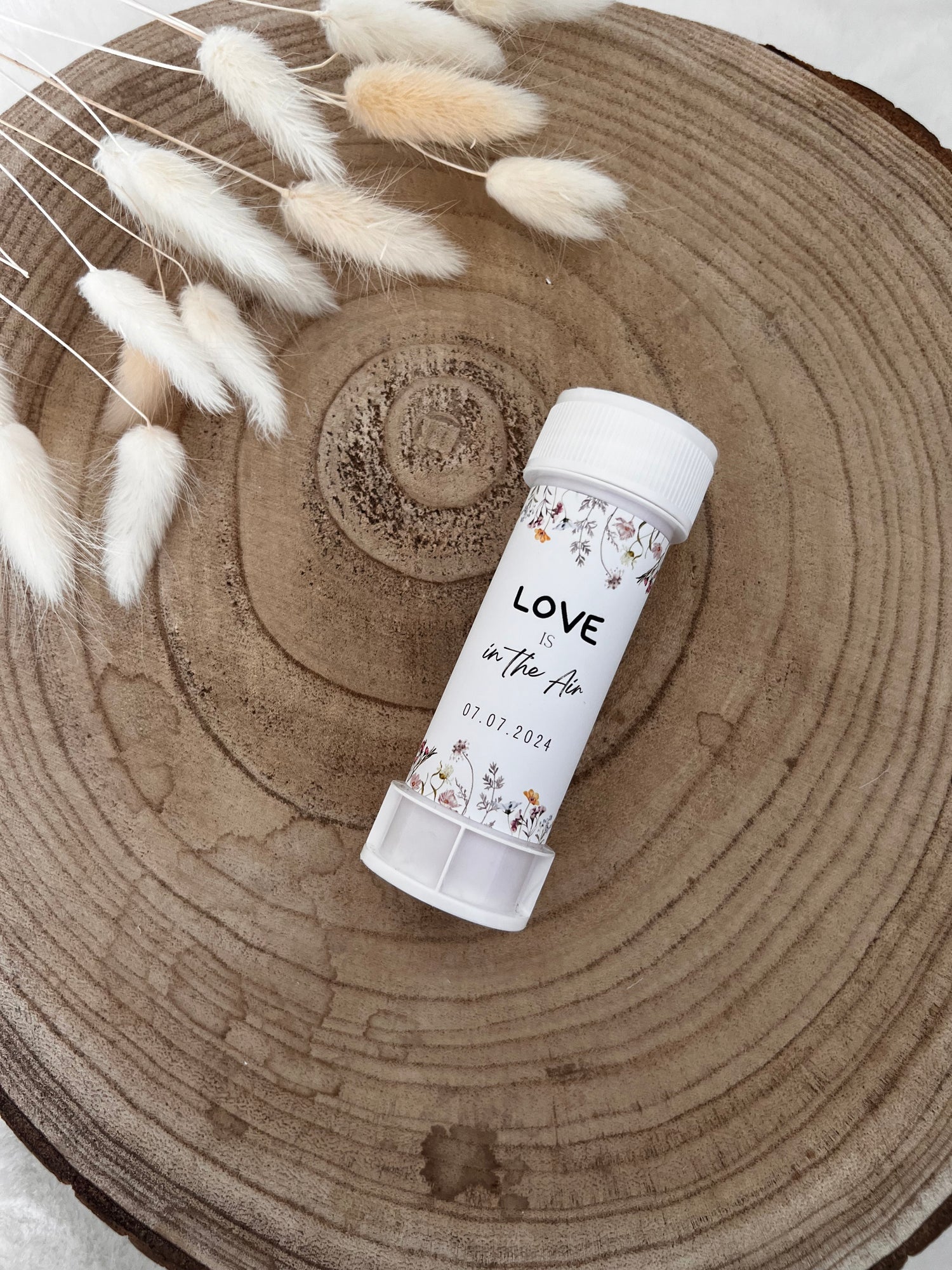 Bolle di Sapone Personalizzate: Un Ricordo Magico per Ogni Evento