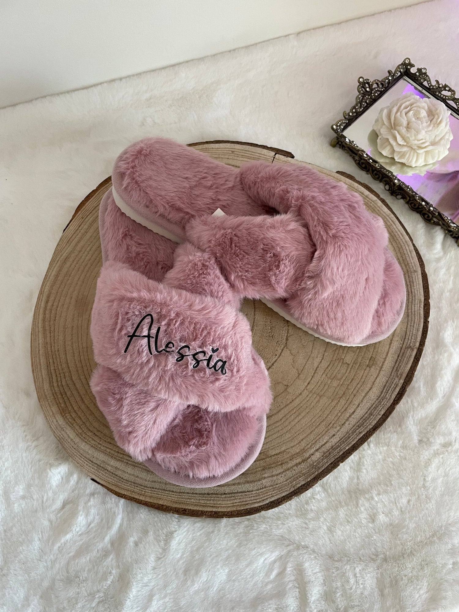 Pantofole con pelo intrecciata
